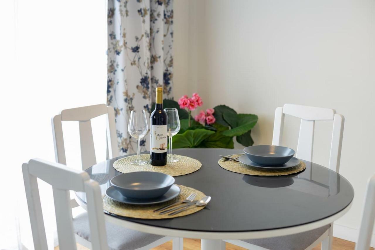 Trindade Sunny Downtown Apartment With Balcony & Ac Porto Eksteriør billede