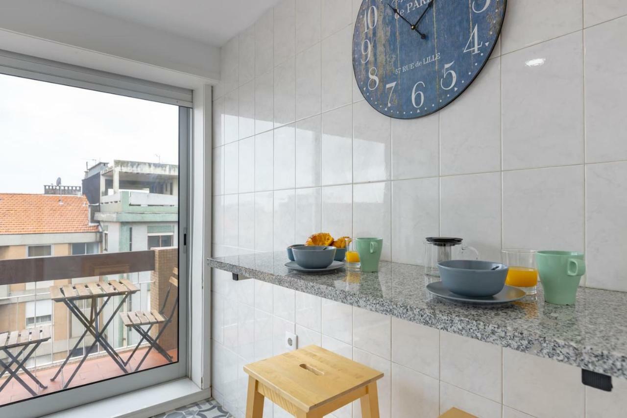 Trindade Sunny Downtown Apartment With Balcony & Ac Porto Eksteriør billede