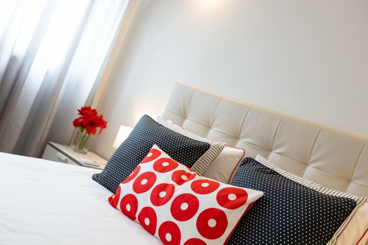 Trindade Sunny Downtown Apartment With Balcony & Ac Porto Eksteriør billede