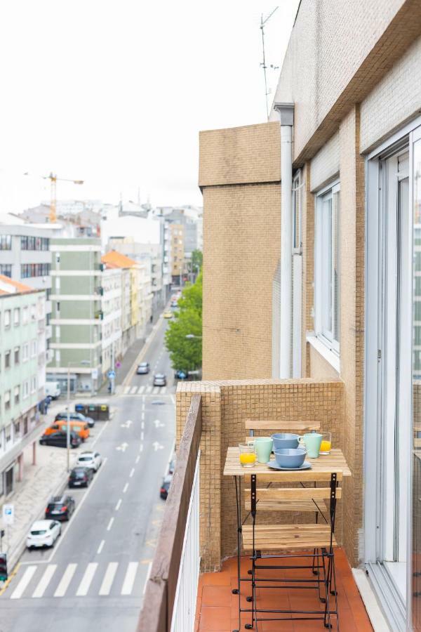 Trindade Sunny Downtown Apartment With Balcony & Ac Porto Eksteriør billede